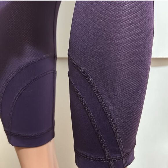Lululemon Run: Inspire Crop II in Deep Zinfandel/Micro Macro Stripe - Picture 12 of 14